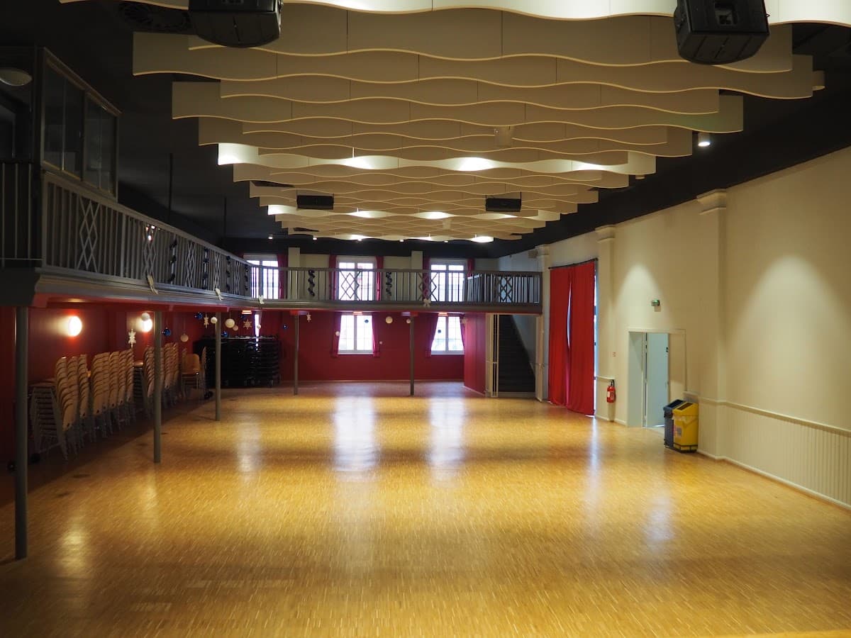 Salle Socio Culturelle et Terrain de Jeux